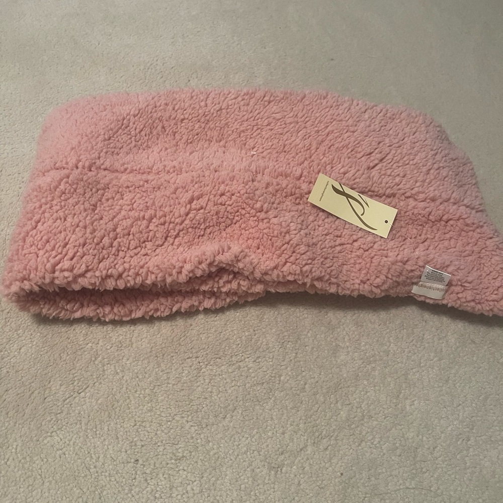 NWT SCARF